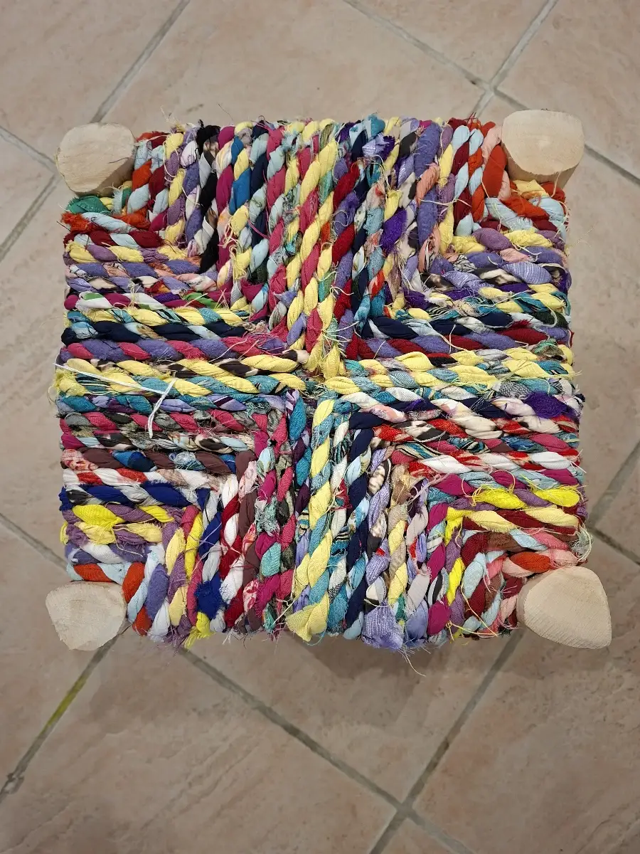 Tabouret arc en ciel