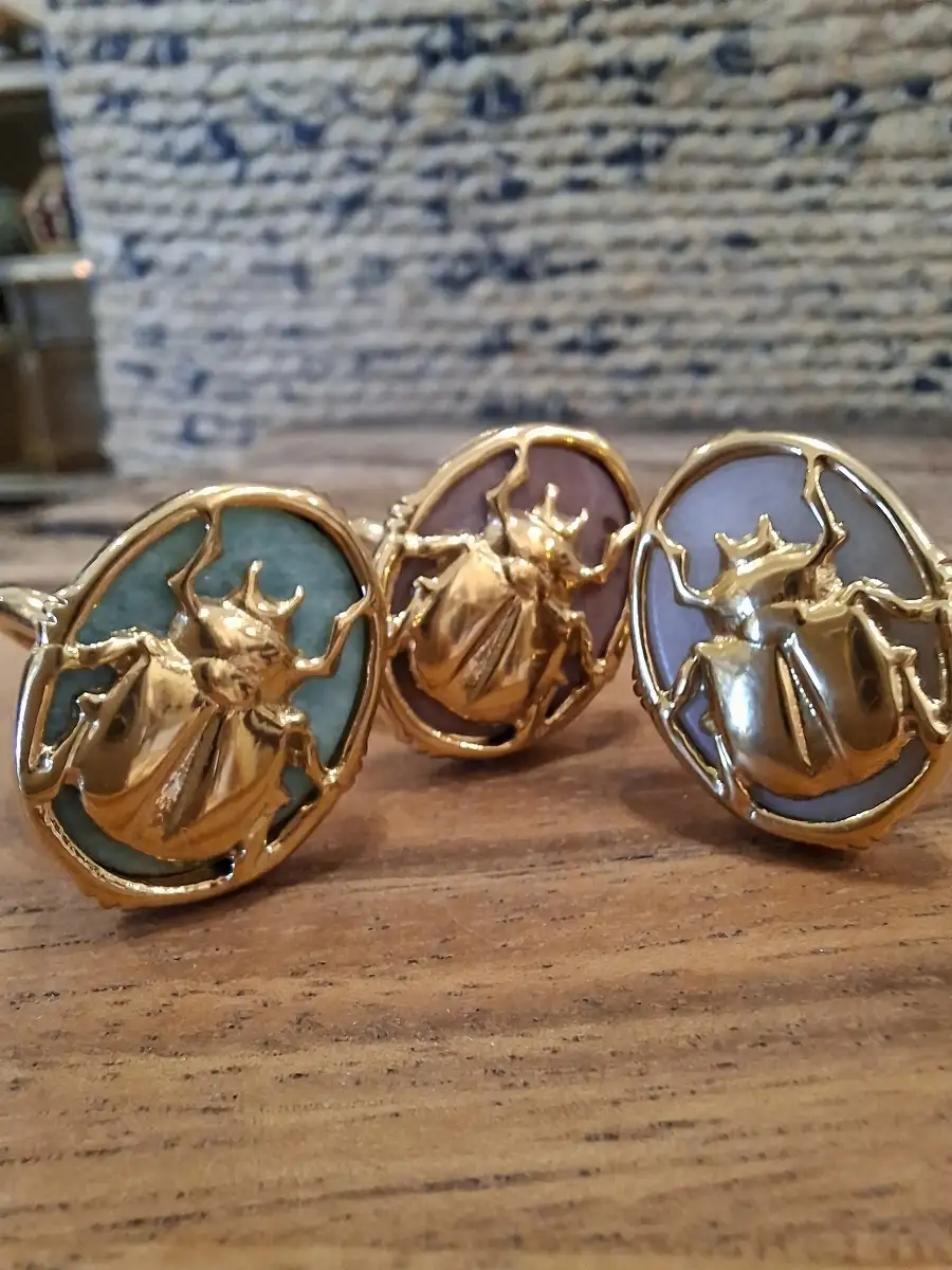 bague scarabée rose