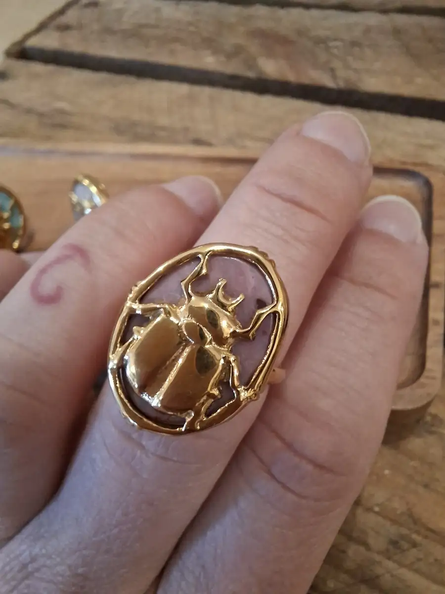 bague scarabée rose